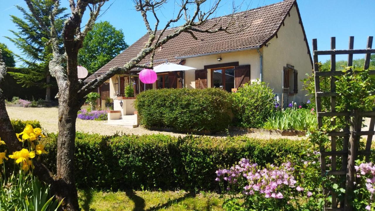 Le Cottage De Mae Seigy Exterior photo