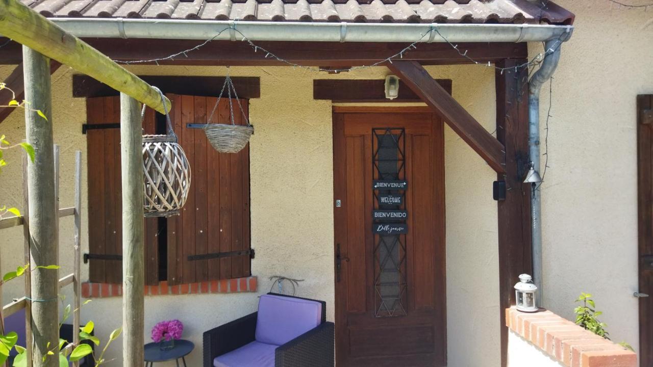 Le Cottage De Mae Seigy Exterior photo